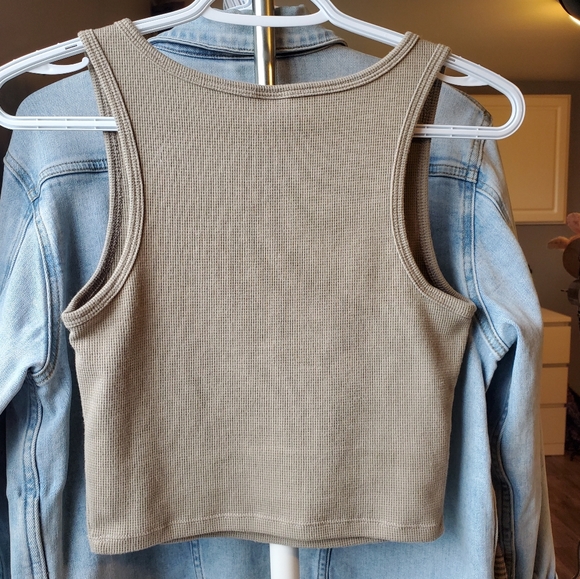 Aritzia - Sunday Best Dorthea Tank - Picture 8 of 13